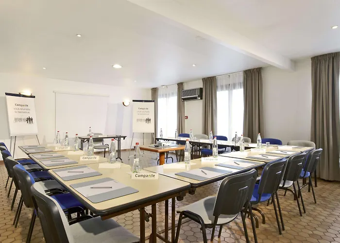 Отель Campanile Grenoble Nord -