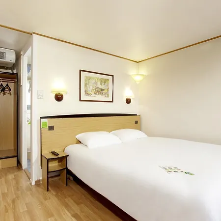 호텔 Campanile Grenoble Nord - 3*