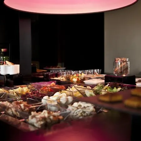 Campanile Grenoble Nord - Hotel 3*