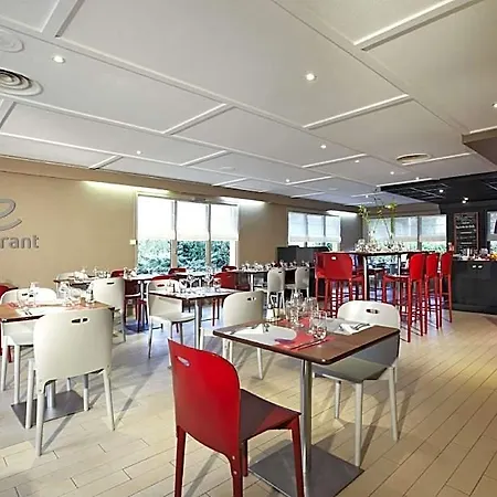 Campanile Grenoble Nord - Hotel Moirans