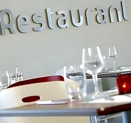 Campanile Grenoble Nord - Hotel 3*