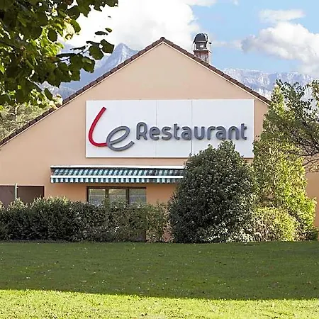 Campanile Grenoble Nord - Hotel 3*