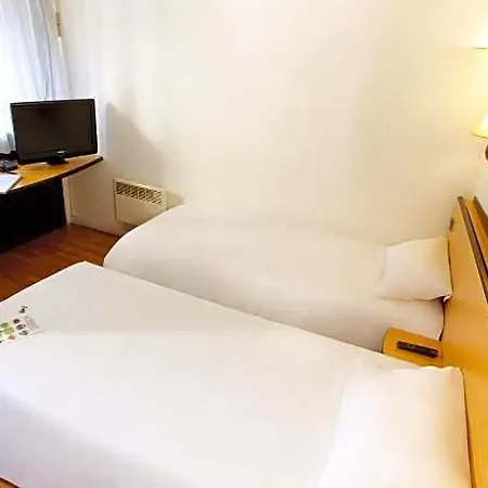 Campanile Grenoble Nord - Hotel 3*