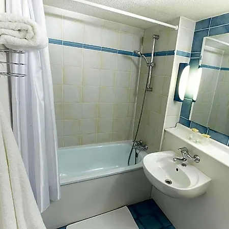 Campanile Grenoble Nord - Hotel 3*