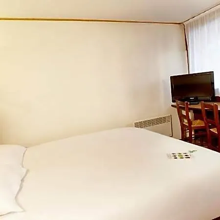 Hotel Campanile Grenoble Nord - 3*